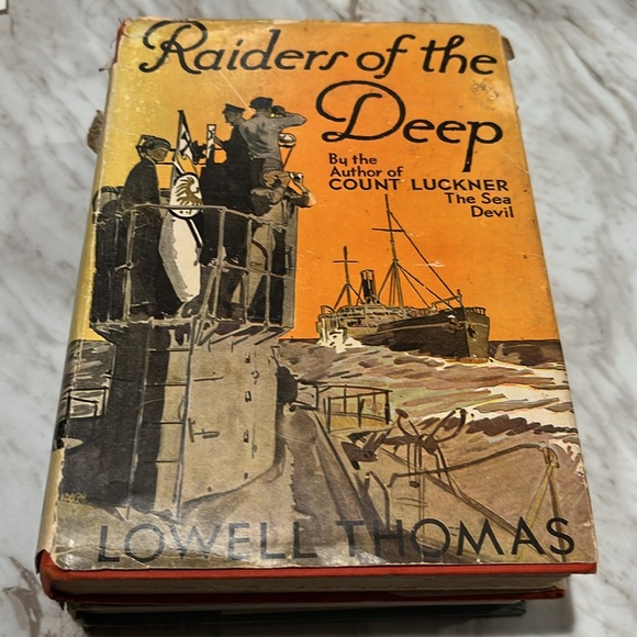 3 Vintage Hardcover Books (lot #5) - Picture 4 of 7